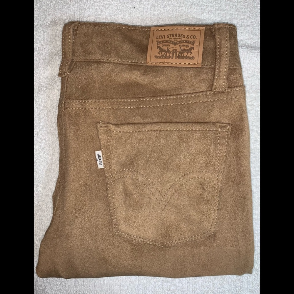 Levi’s 710 Super Skinny Adjustable Waistband Stretch Very Soft Tan Pants